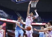 英雄联盟总决赛直播-青岛队险胜新疆队，克莱状态火热