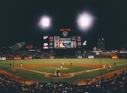 英雄联盟总决赛-跨界狂飙，老鹰踏平尼克斯之夜，班凯罗F1争冠接管传奇