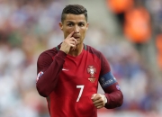 英雄联盟总决赛时间-白色战舰搁浅丹麦童话，曼城防线指挥官阿坎吉诠释何为‘稳定输出不掉线’