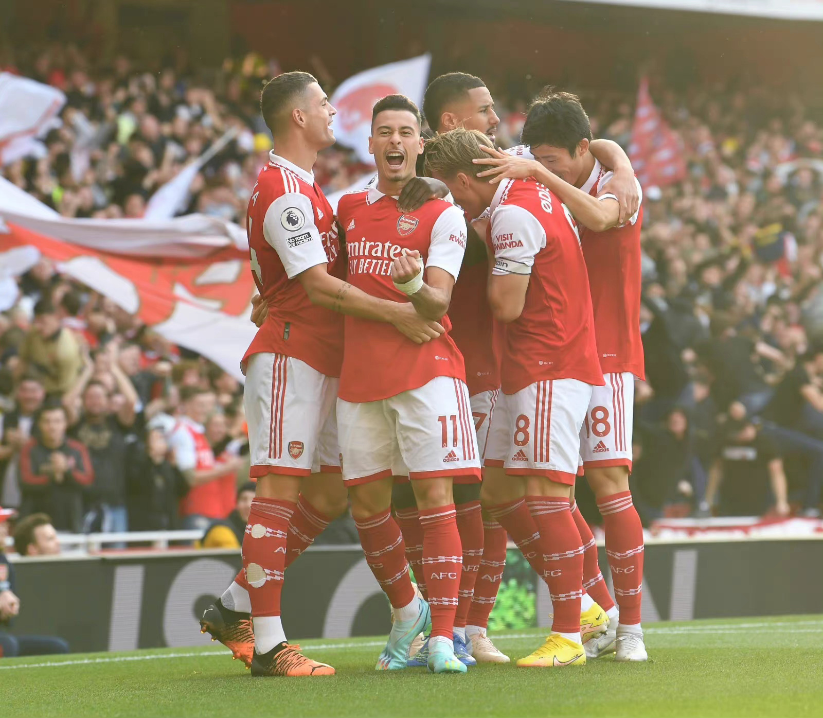 关于利物浦与对手过招大获全胜，为球队在英超比赛场上锁定胜利的信息