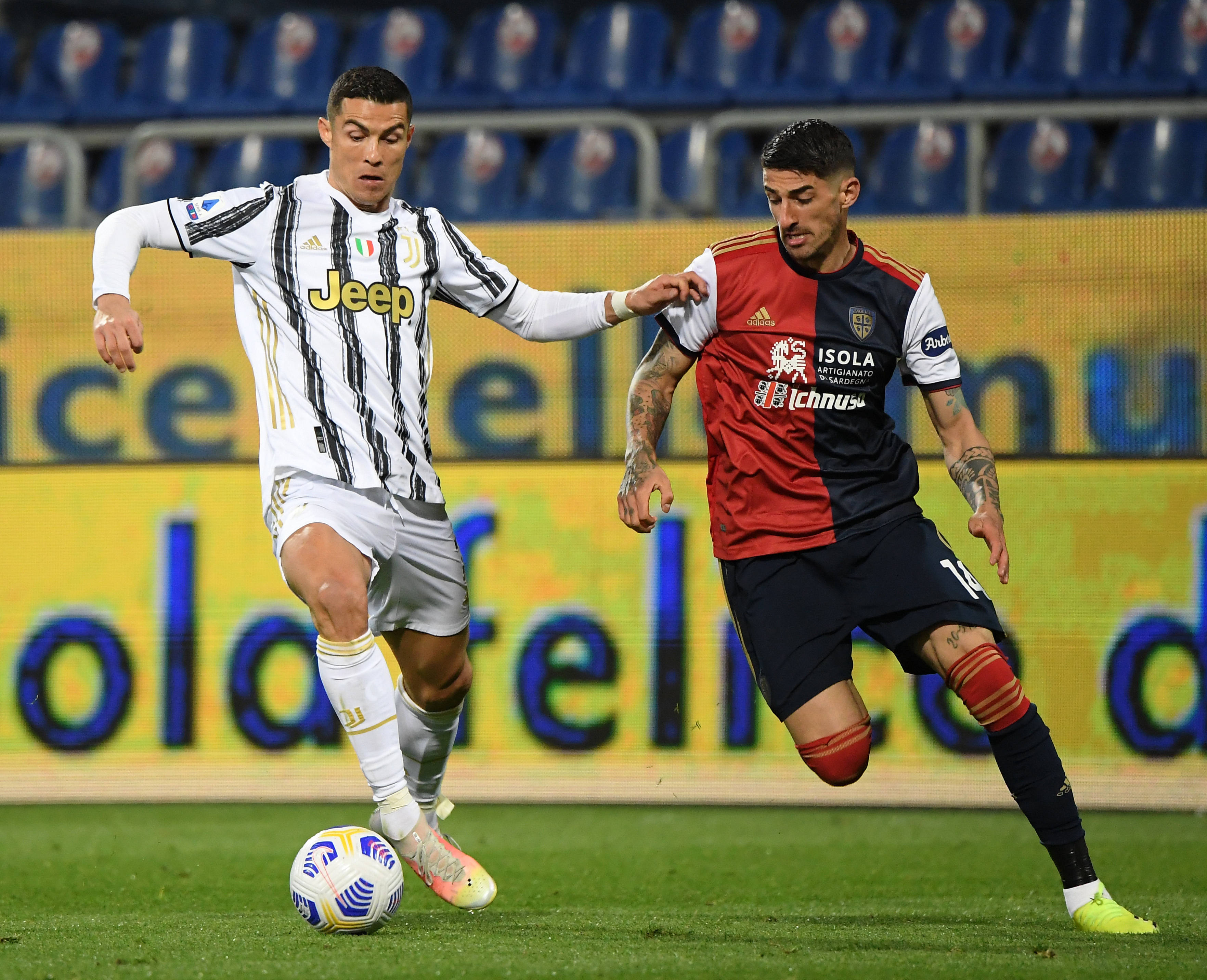 包含尤文图斯客场作战战绩不俗，保持不败纪录的词条