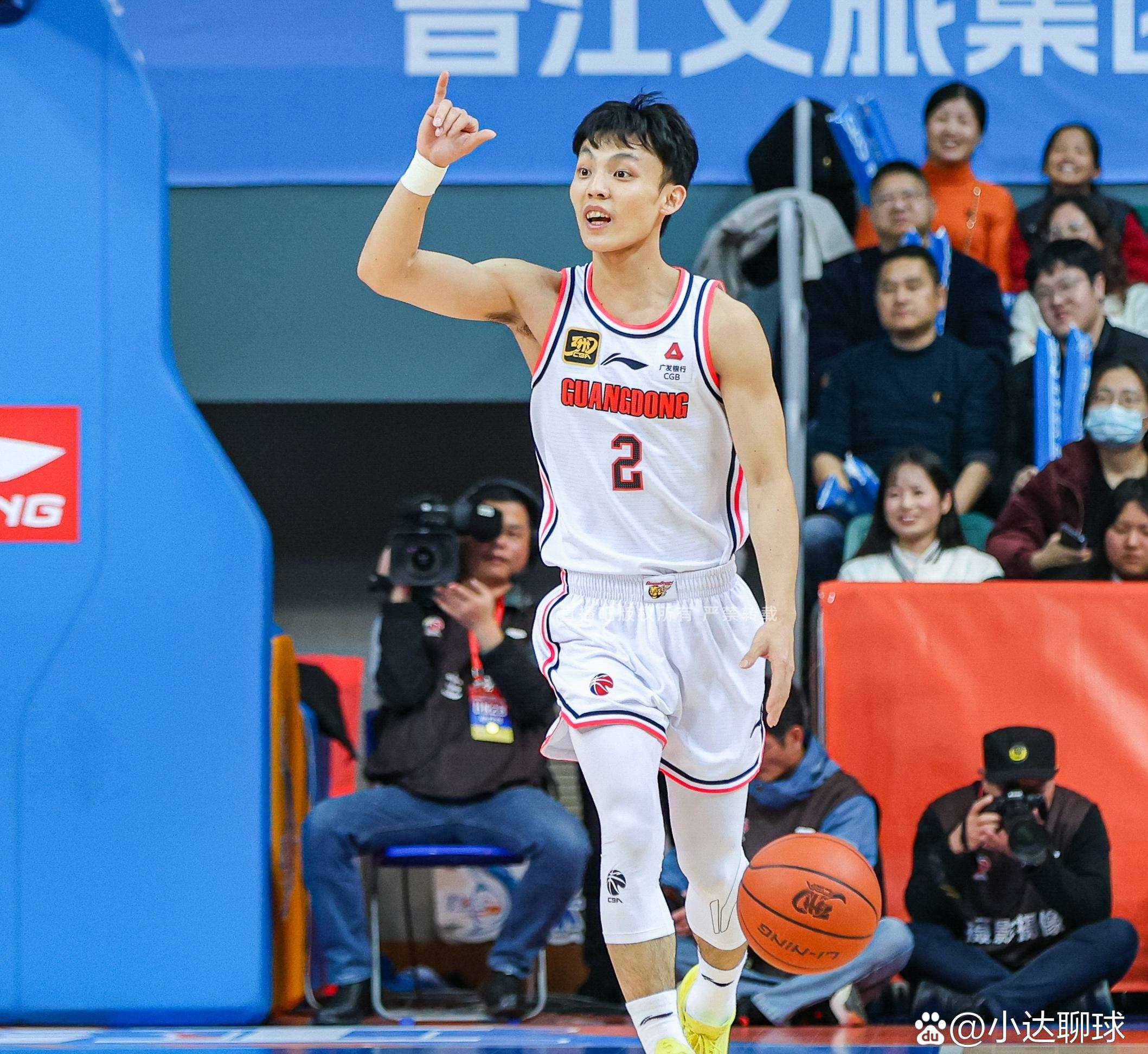 辽宁男篮战胜深圳队,取得新赛季首胜 辽宁男篮战胜深圳队,取得新赛季首胜