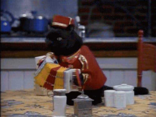 竞速与逆转，当F1街道赛的硝烟在篮球场上点燃